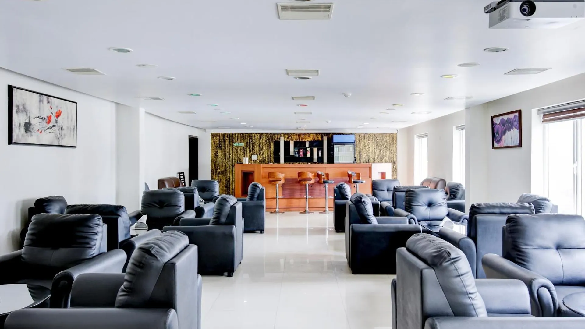 Collection O Hotel Grand Regency Angamali