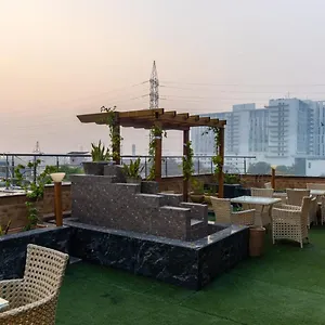 https://platinum-palace.top-gurgaonhotels.com